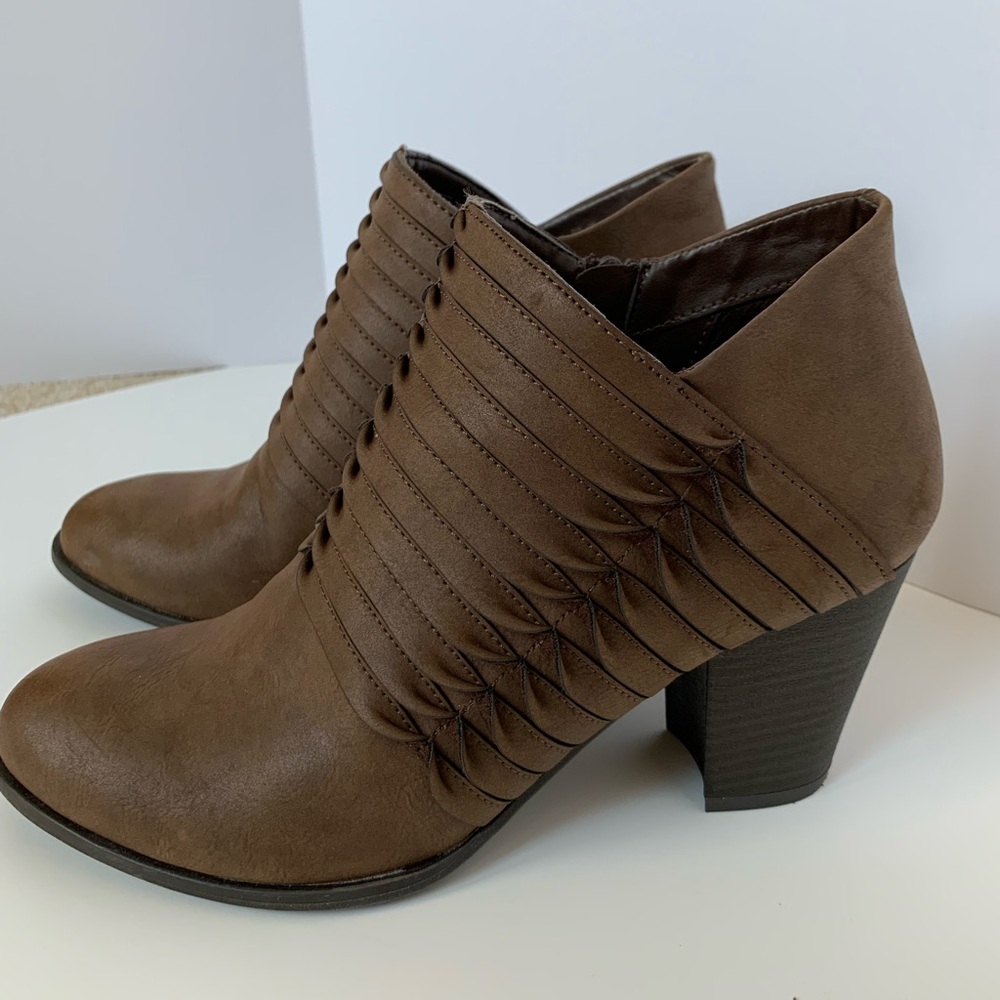 Fergalicious Calhoun Shoes Sz 8